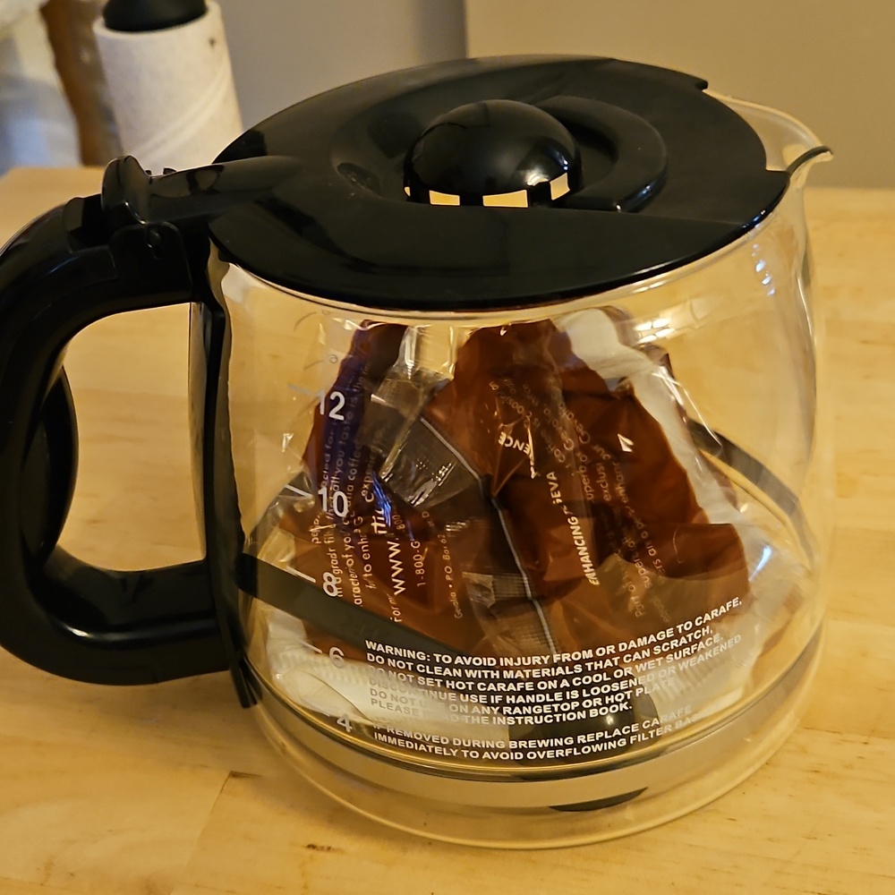 Gevalia Coffee Brewing Pot W/ Coffee Filters 4Pack and Scoop....NEW - Picture 2 of 5